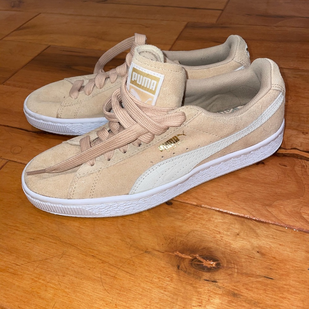 PUMA SUEDE CLASSICS CREAM SNEAKERS